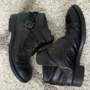 Dolce & Gabbana Leather Men’s Ankle Boots
